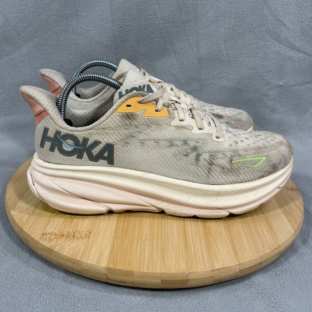 HOKA ONE ONE Clifton 9 Women Size 9 D Wide Running Shoes Beige Comfort Sneakers